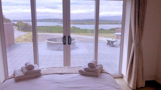 Дома для отпуска Waterstone House in West Cork Скибберин-12